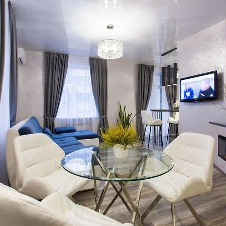 New Luxury Apartment In The Center On Konstitution Square Харьков Экстерьер фото