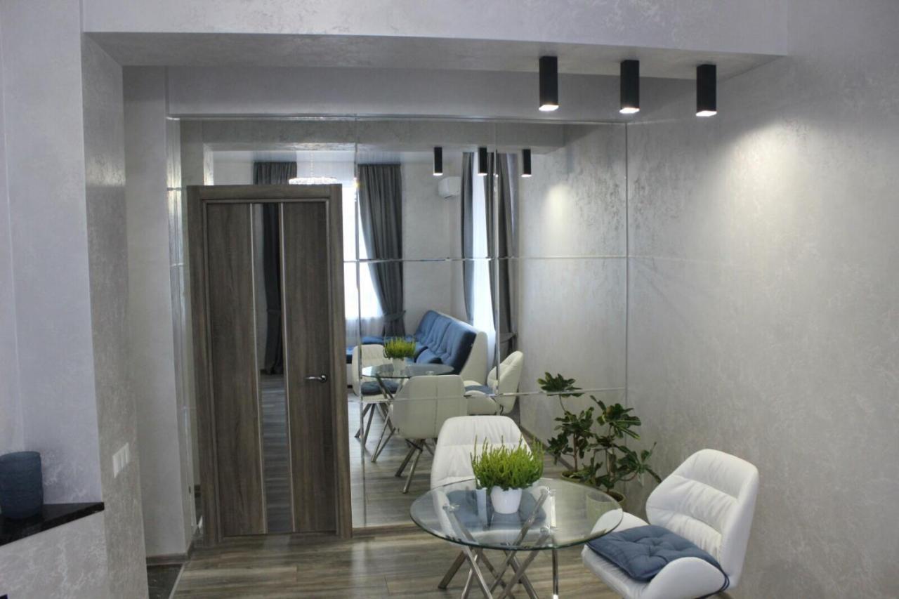 New Luxury Apartment In The Center On Konstitution Square Харьков Экстерьер фото
