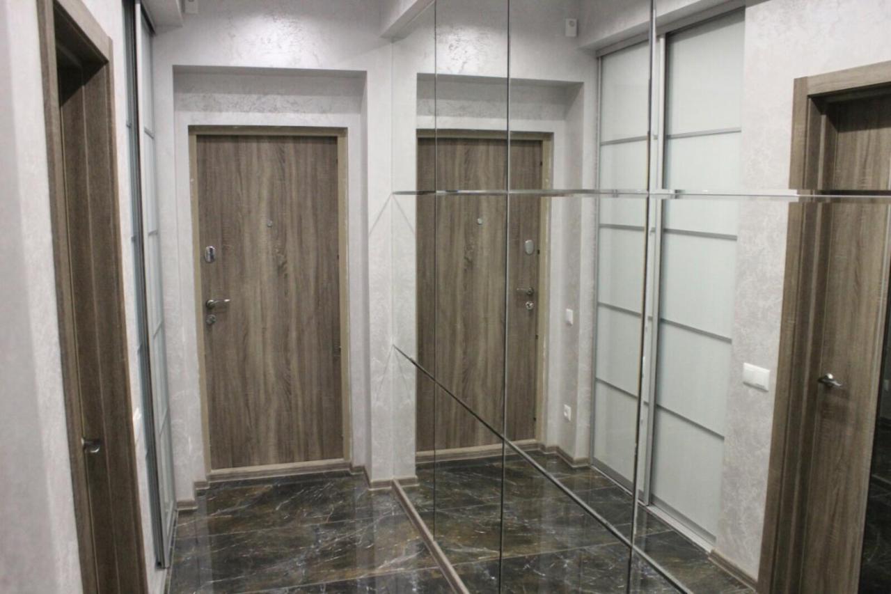 New Luxury Apartment In The Center On Konstitution Square Харьков Экстерьер фото